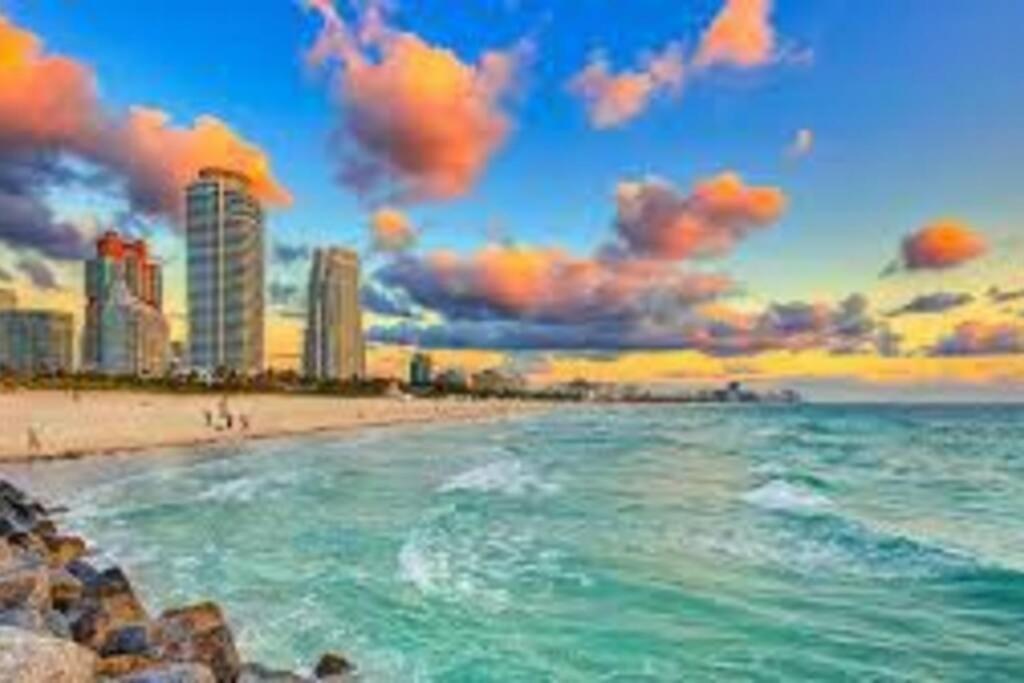 מיאמי ביץ' Apartment Right On The Beach! מראה חיצוני תמונה